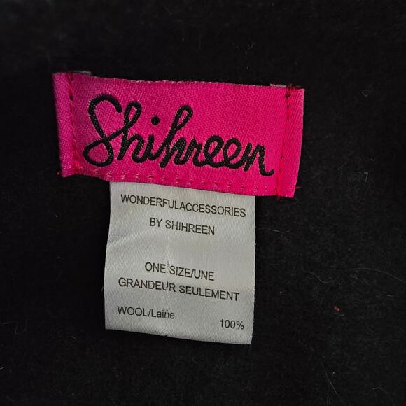 Shihreen 100% Boiled Wool Winter hat with 2 flowers in black and grey - Picture 3 of 3